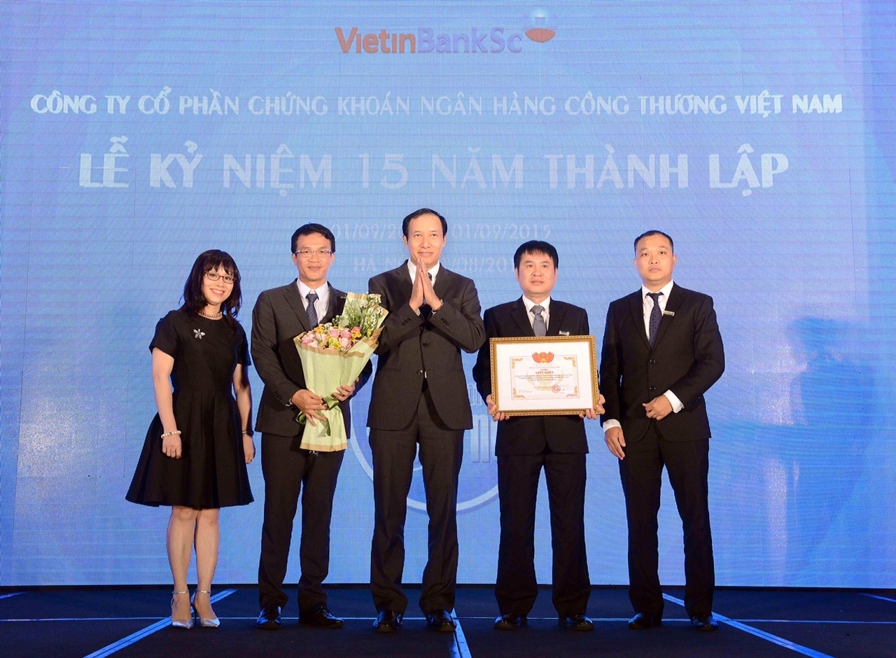 VietinBankSc nhan bang khen ve chung khoan hinh anh