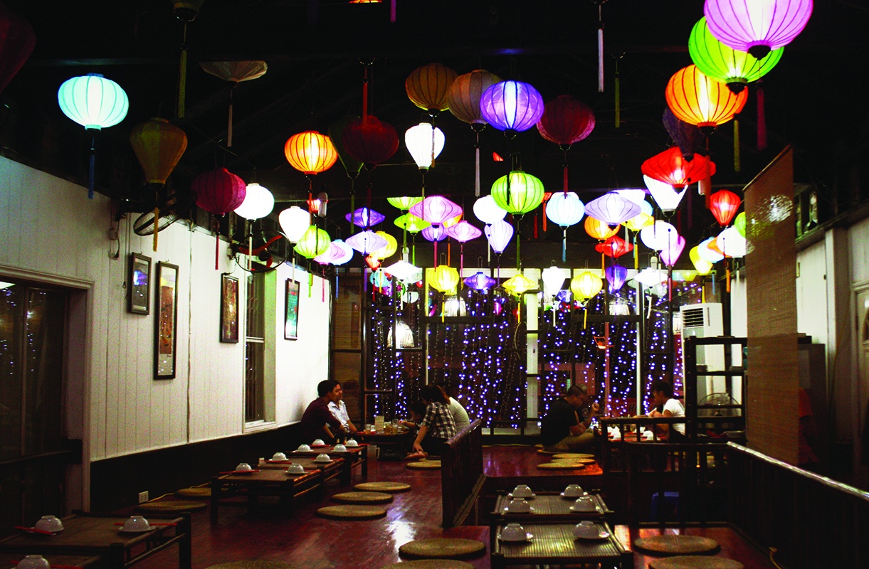 Thuong thuc dac san 3 mien hap dan tai Quan Kien hinh anh