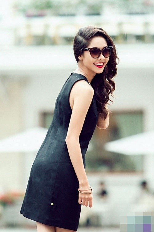 Tường Vi sở hữu tính cách ngọt ngào, dễ thương với vẻ ngoài thanh lịch, sang trọng.   