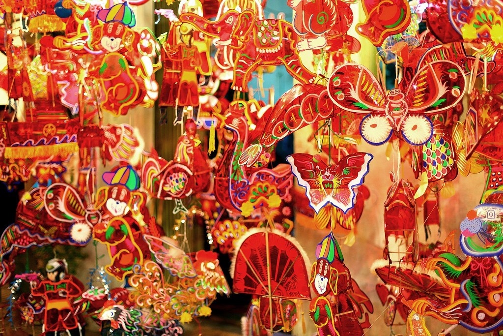 Đêm Trung thu không thể thiếu ánh nến, đèn lồng.