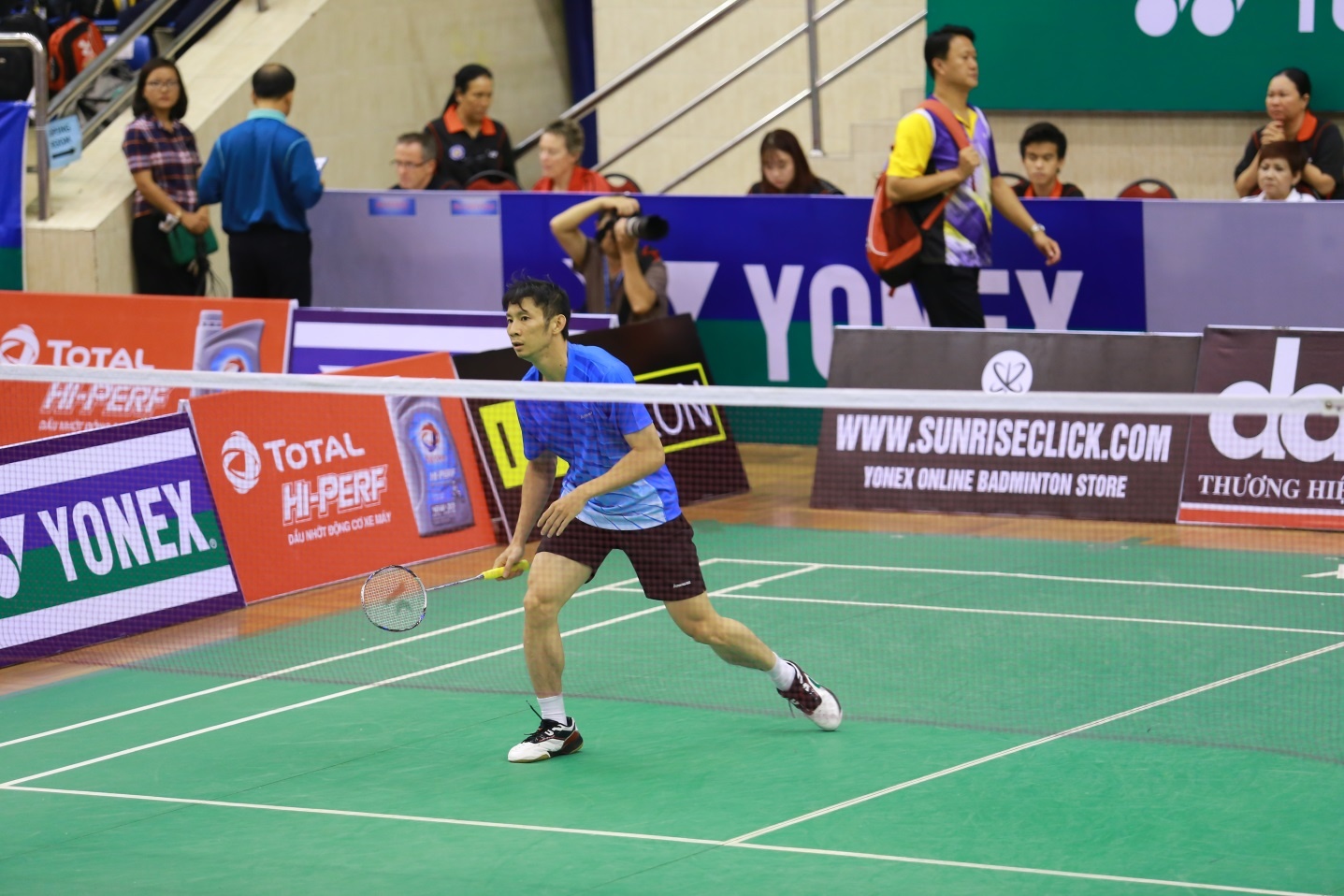 Trai nghiem khong gian moi tai giai cau long VN mo rong 2015 hinh anh