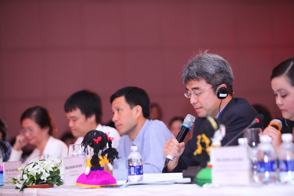 Ban giám khảo không khỏi bất ngờ trước những câu trả lời lém lỉnh mà ngộ nghĩnh của các em