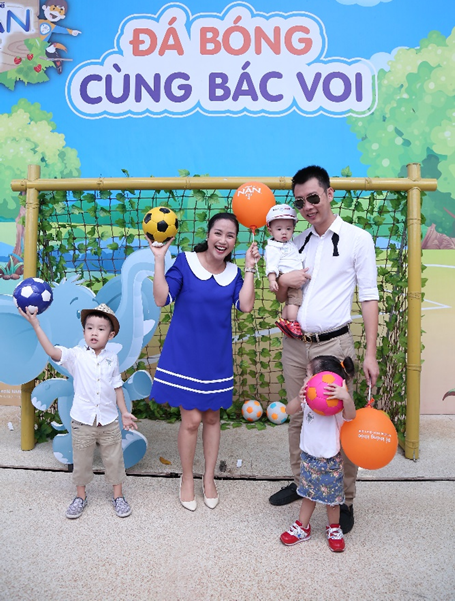 Gia đình nhỏ hạnh phúc của Ốc Thanh Vân.