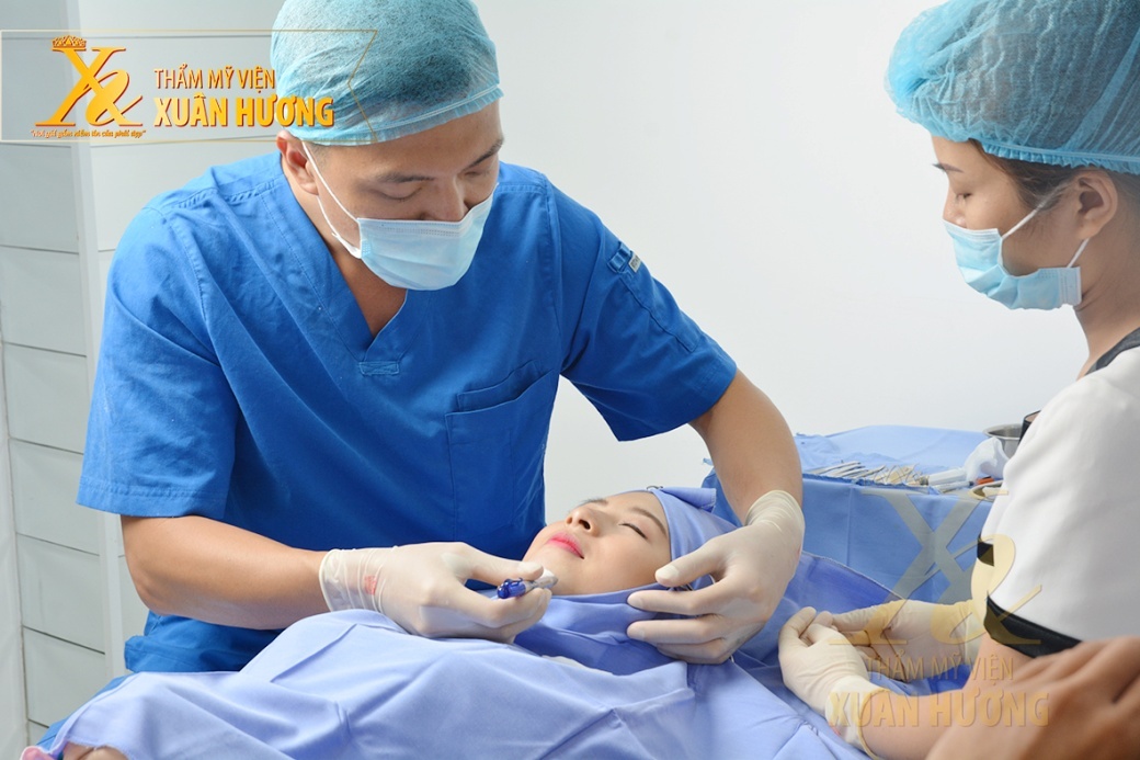 Không tác dụng phụ, không để lại sẹo, độn cằm V-line cho bạn chiếc cằm thon như ý