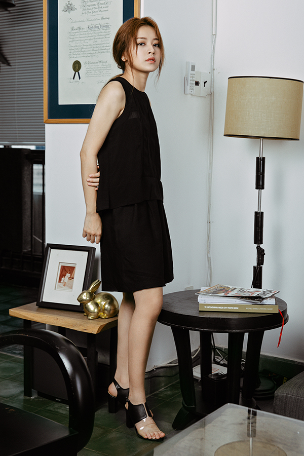  Áo thun ngắn tay cùng quần short ống rộng luôn là trang phục lý tưởng dành cho những cô nàng trẻ trung, ưa vận động.