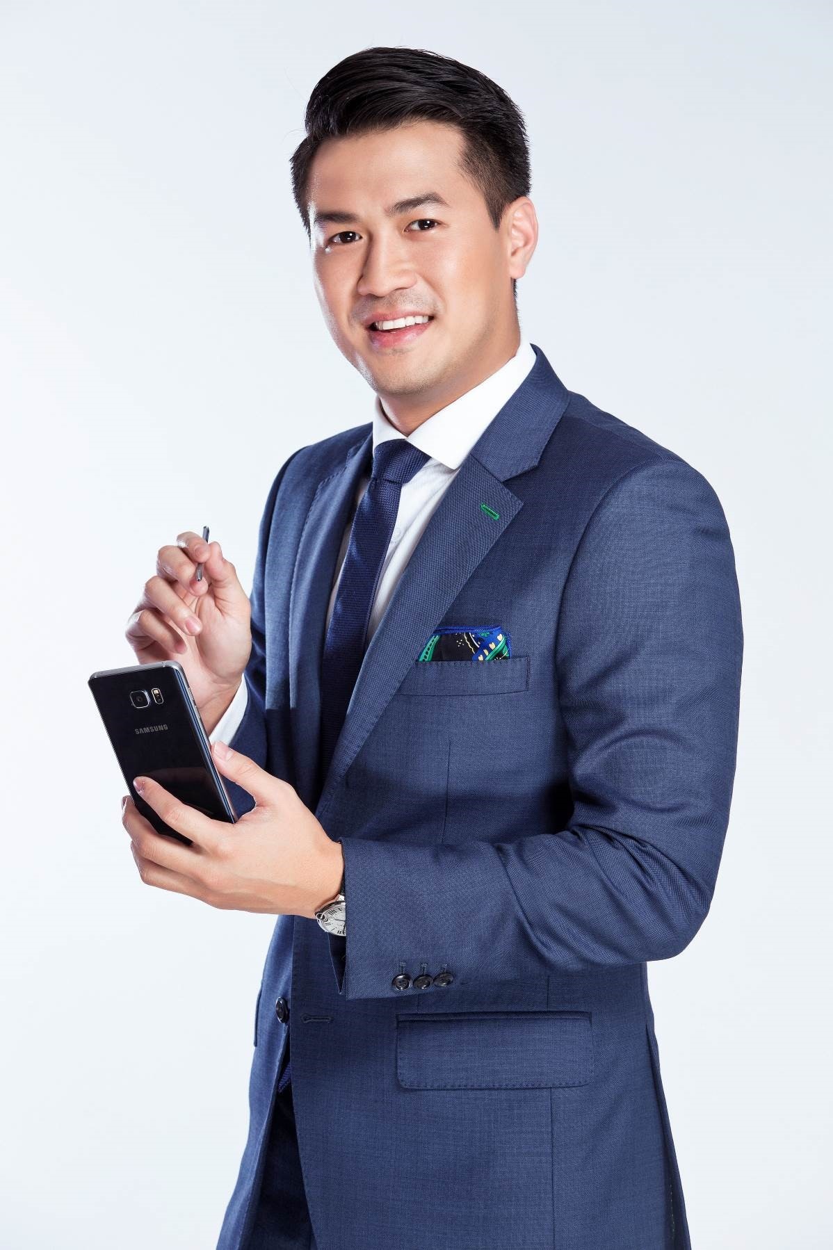      Chế độ sạc pin nhanh của Galaxy Note 5 là yếu tố giúp doanh nhân trẻ Phillip lựa chọn Galaxy Note 5 làm bạn đồng hành trên con đường dẫn tới thành công.