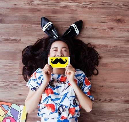 Nhã Phương khoe ảnh “râu ria” trong một khung hình độc đáo.