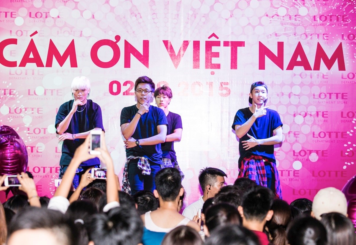 Những màn nhảy hấp dẫn của nhóm ST 319 tại sự kiện làm khán giả không thể rời mắt.