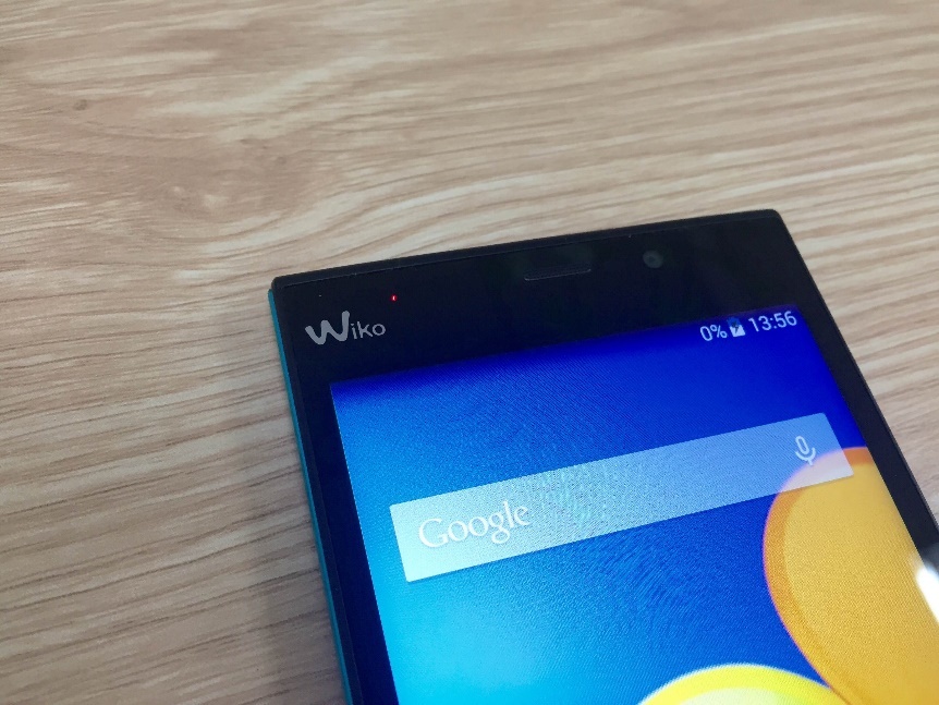 Mức giá phải chăng là tiêu chí lựa chọn smartphone của những bạn trẻ còn đang đi học.