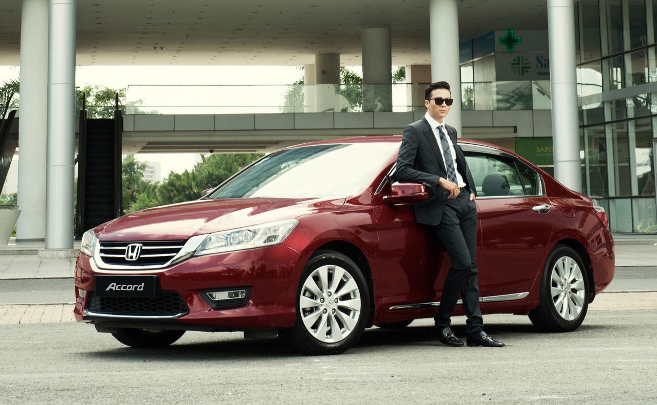 Phong cach doanh nhan lich lam cua sieu mau Hoang Anh hinh anh