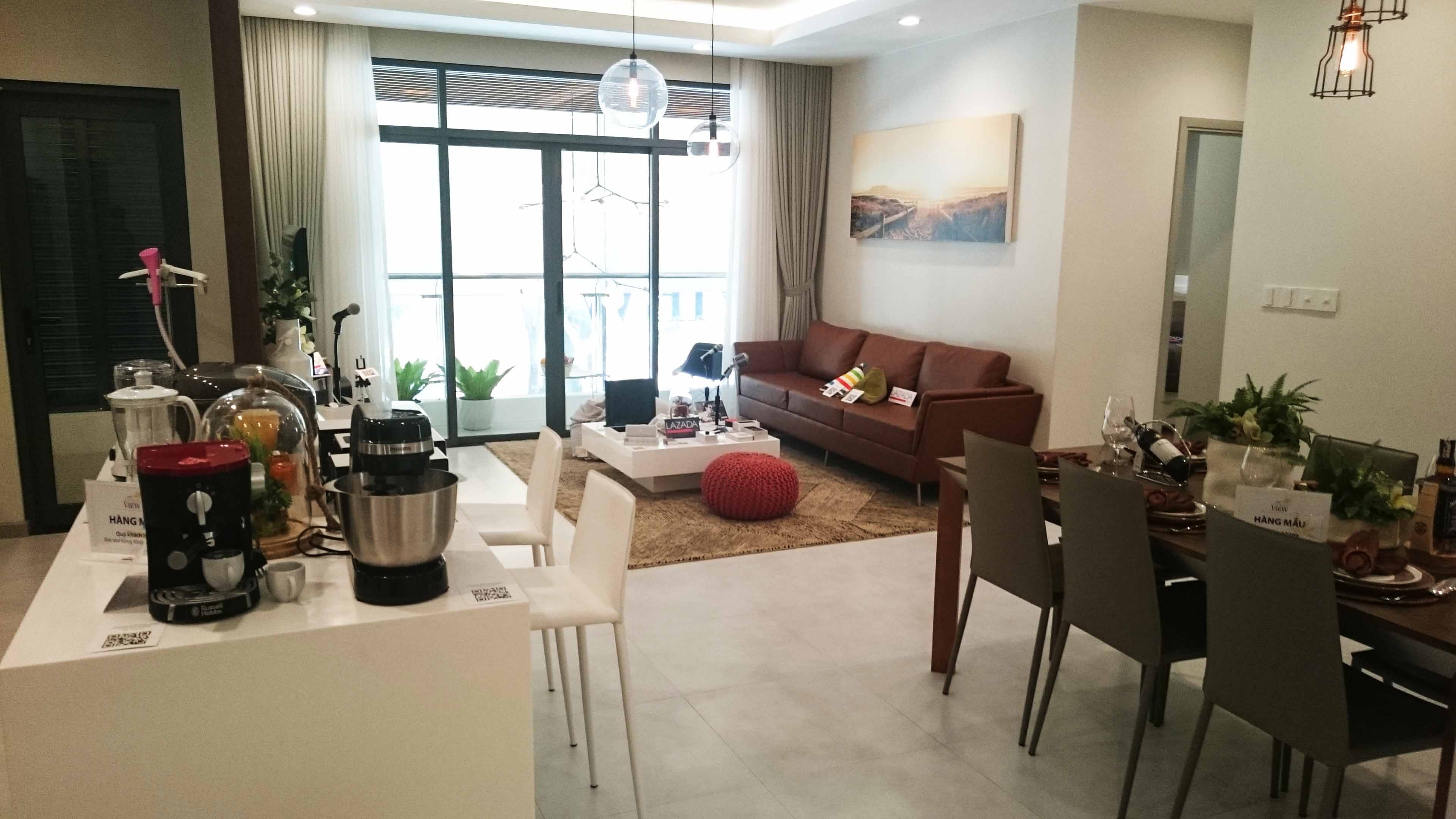 San hang cong nghe gia giam 50% tai Lazada hinh anh