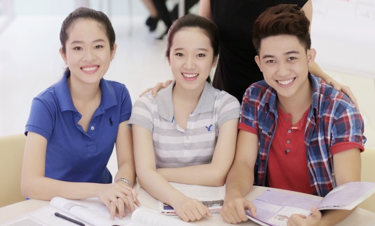 Rong duong vao dai hoc voi bang IELTS hoac TOEFL iBT hinh anh