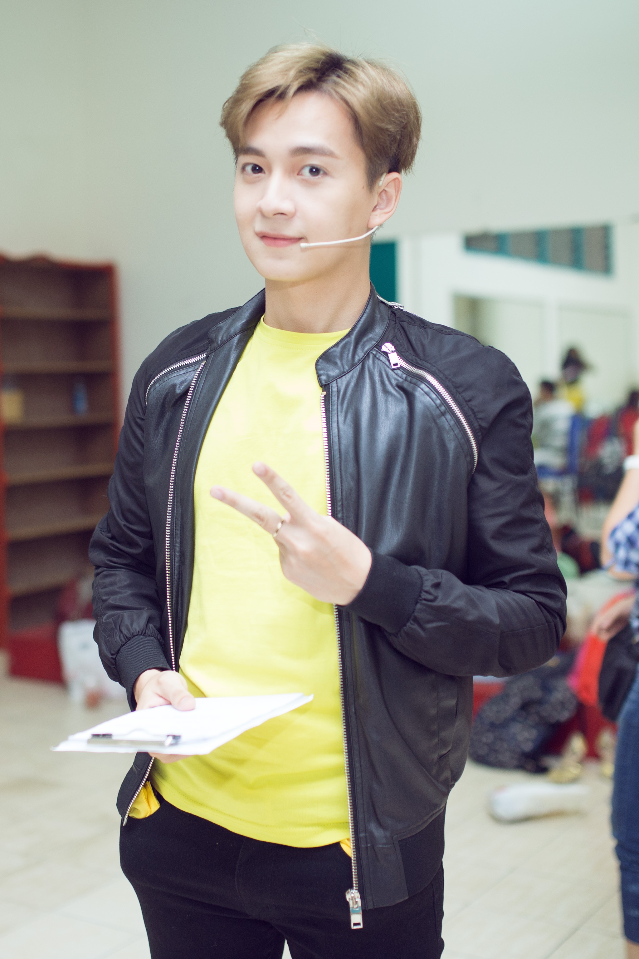 “Chàng Bắp” có nhiệm vụ làm MC kiêm ảo thuật gia của đêm nhạc Mềm mượt những giấc mơ mà nhà tổ chức nhãn hàng Sunsilk dành tặng đến các cô gái. Đêm nhạc Mềm mượt những giấc mơ của nhãn hàng Sunsilk tổ chức sẽ tiếp tục đến với khán giả Hà Nội, Đã Nẵng và Cần Thờ trong thời gian tới. Chương trình do nhạc sĩ Nguyễn Hà đạo diễn, Lâm Vinh Hải và Phạm Lịch biên đạo, cùng sự tham gia xuyên suốt của các nữ ca sĩ Đông Nhi, Bảo Anh và Khởi My. Tour diễn này là lời cảm ơn của Sunsilk dành cho tất cả khán giả và đặc biệt là những bạn gái luôn yêu quý, trân trọng mái tóc dài mượt và đã luôn đồng hành cùng nhãn hàng.