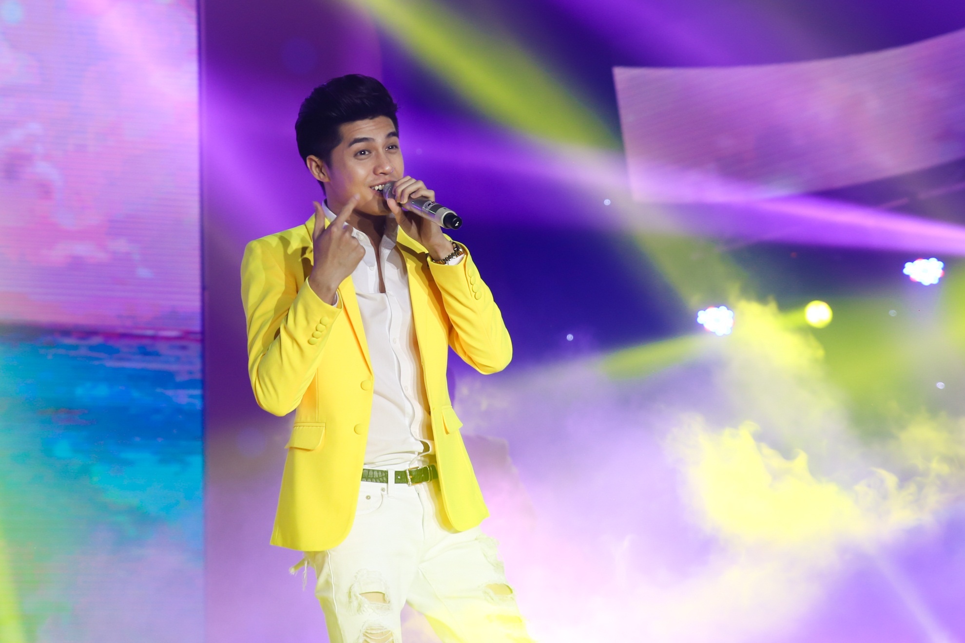 Bên cạnh Ngô Kiến Huy, một “nam nhân” khác có mặt trong chương trình là Noo Phước Thịnh. 