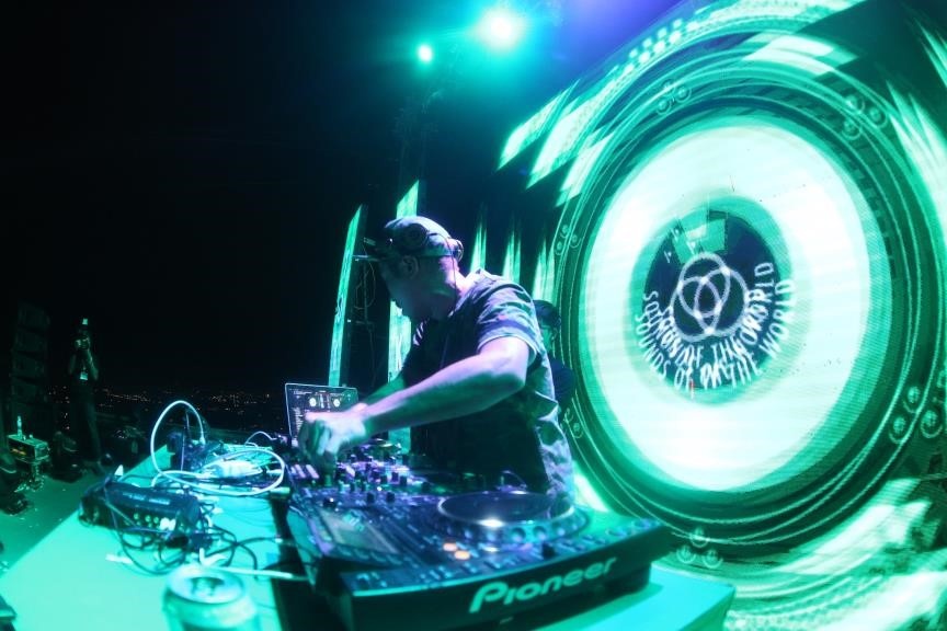   DJ DuongK đại diện cho Hà Nội, DJ Takeda Masaki đến từ Nhật Bản và DJ Tessa đại diện cho New York dẫn dắt người yêu nhạc vào một thế giới âm thanh đầy kỳ thú.