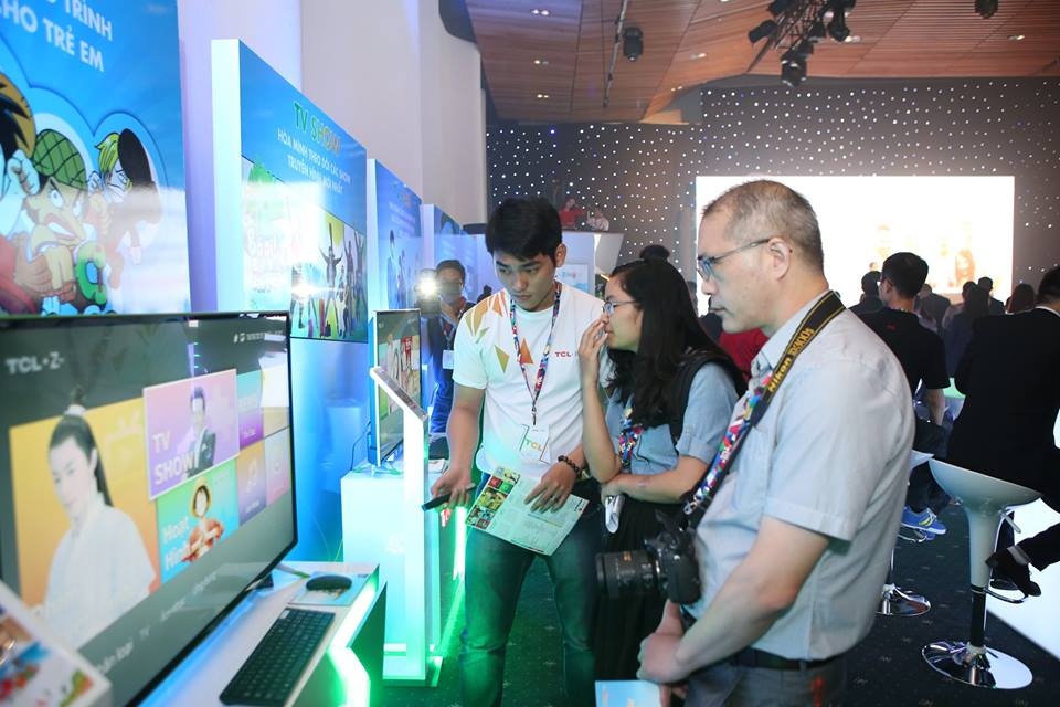 Le ra mat an tuong cua TV TCL Z1 dau tien tai Viet Nam hinh anh