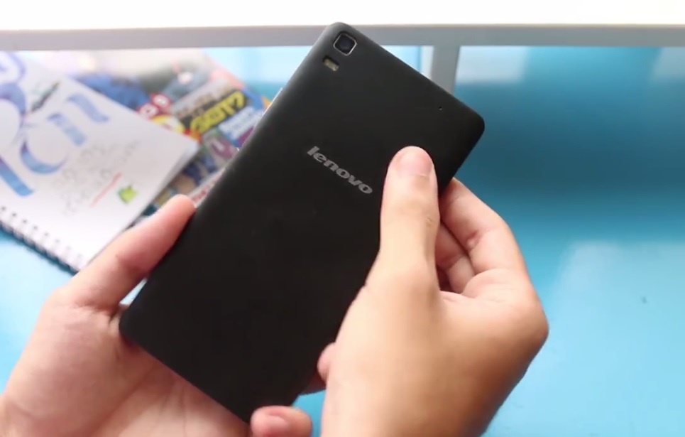 Máy trang bị camera sau đến 13 MP.