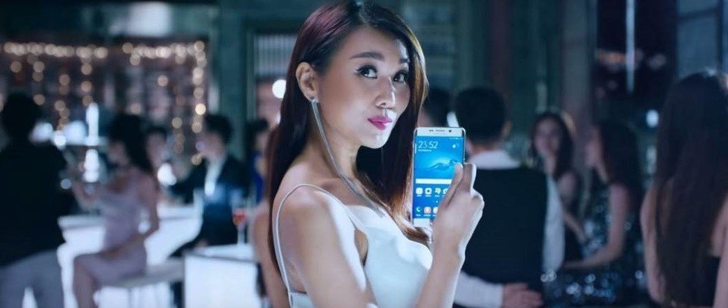 Thanh Hằng chọn Samsung Galaxy S6 Edge+ để làm việc, giải trí và khẳng định cá tính riêng.
