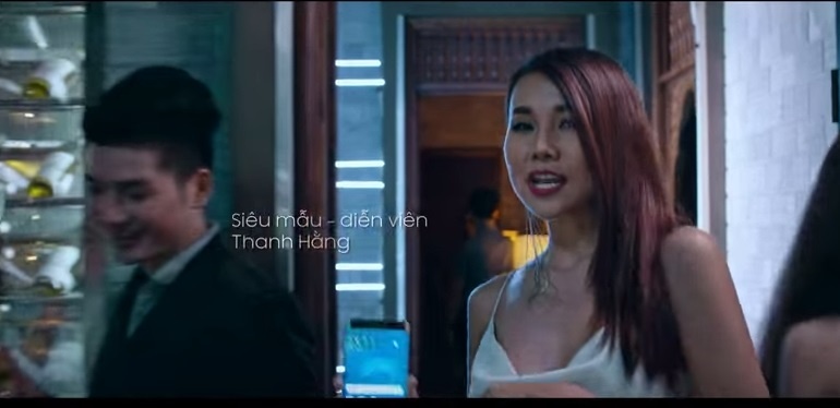 Thanh Hang, Kim Ly dung dien thoai gi? hinh anh