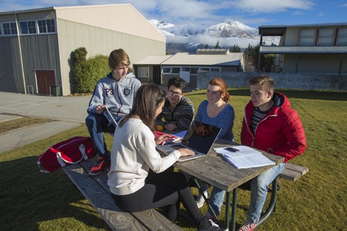 New Zealand là một trong những nước đầu tiên đưa ra những tiêu chuẩn về việc chăm lo và ứng xử với sinh viên quốc tế.