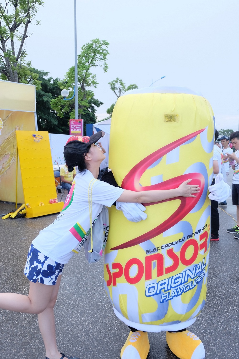 Bạn tham gia thỏa thích “thể hiện tình cảm” đến Sponsor.