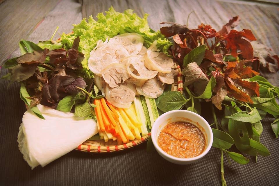 Banh trang Tay Ninh ngon la hut dan van phong Ha Noi hinh anh