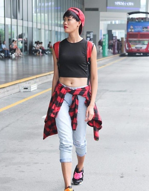 Cô được đánh giá là nhân tố sáng giá cho vòng chung kết VNTM 2015 bởi gu thời trang ngày một hoàn thiện. Nếu cũng yêu thời trang, bạn có thể chia sẻ quan điểm về phong cách của Hợp và các thí sinh khác bằng cách tham gia 