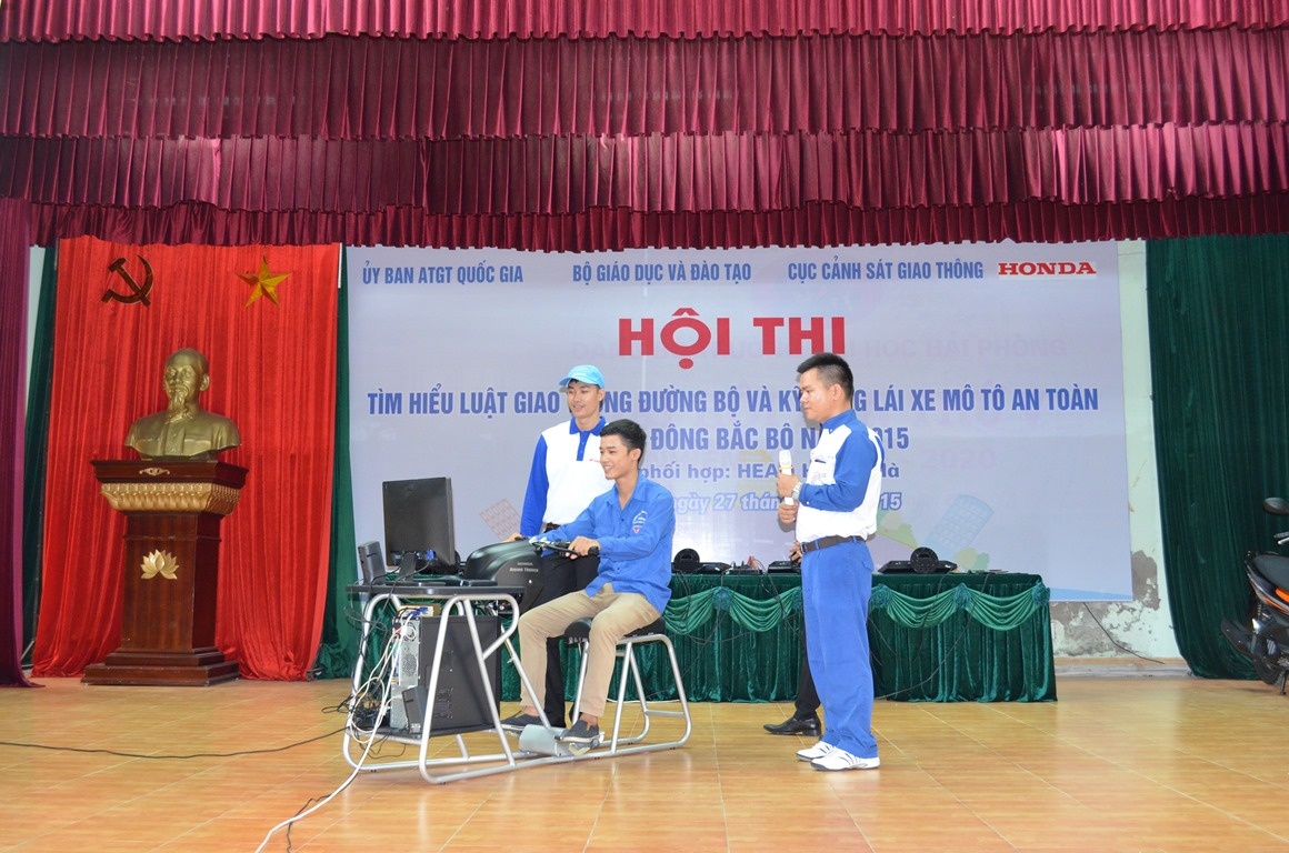 Honda to chuc tim hieu luat giao thong va lai xe an toan hinh anh