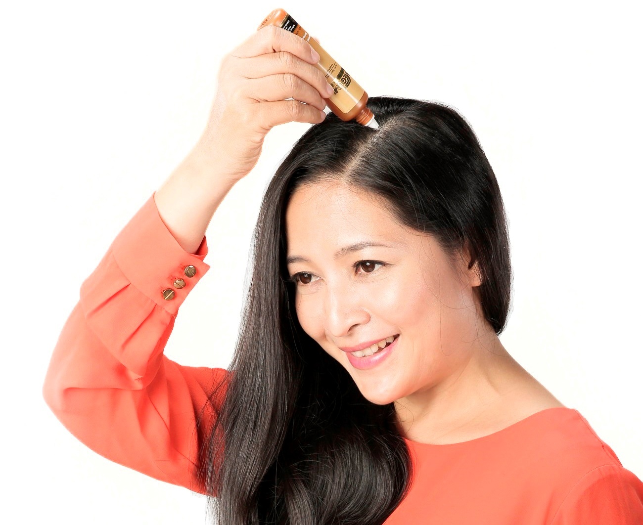 MC Quynh Huong chon qua y nghia tang nguoi than ngay 20/10 hinh anh