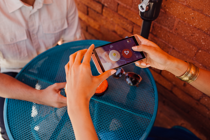 HTC One E9 Dual Sim sở hữu vẻ ngoài sang trọng, tinh tế.