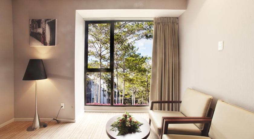 Đặc biệt, thiết kế tổng thể, cùng với các thiết bị điện của resort được chính bàn tay tận tâm của người Giám đốc resort lựa chọn với sự tư vấn của đội ngũ kỹ thuật.