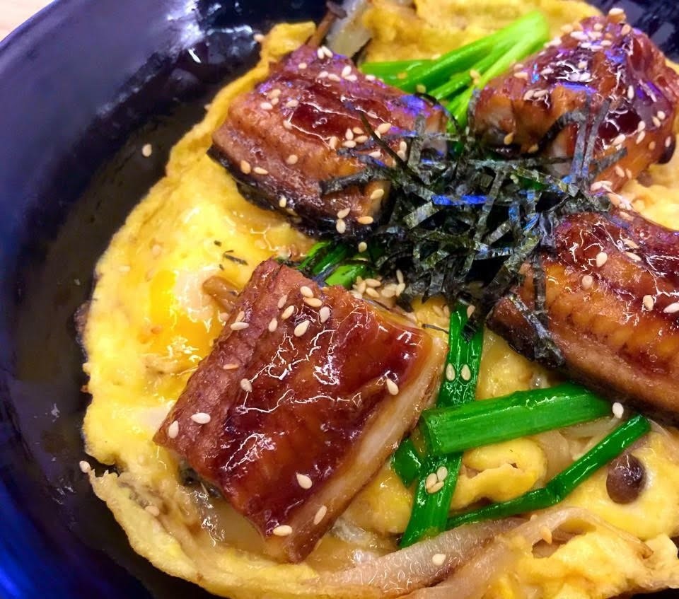 Cơm tô lươn nhật nướng.