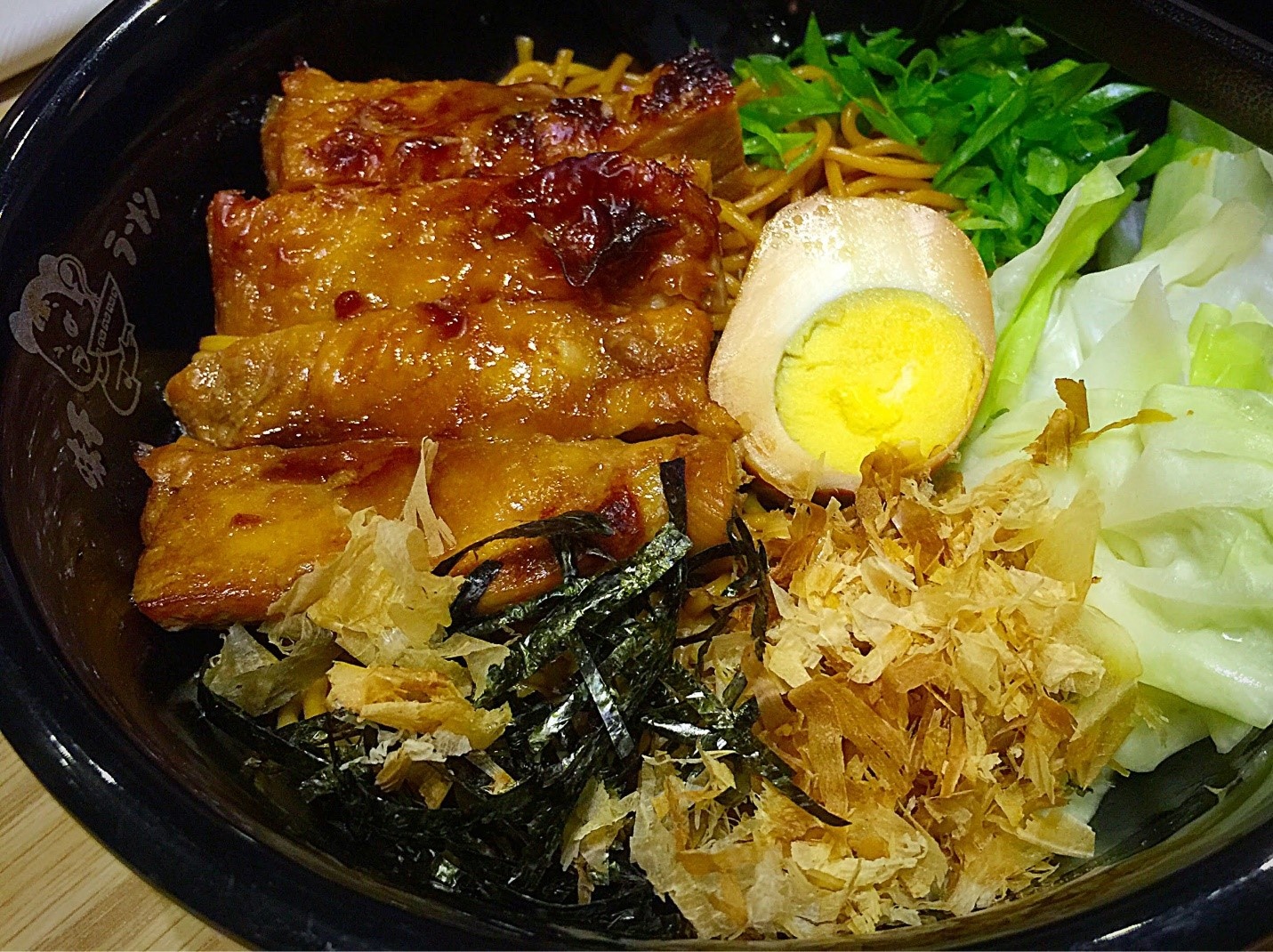 Độc giả muốn thưởng thức ramen, có thể đến Ajisen Ramen tại các chi nhánh 120 Nguyễn Đình Chiểu (quận 1, TP HCM,ĐT: 08 3822 0522), UnionSquare (B3-03 171 Đồng Khởi, quận 1, TP HCM, ĐT: 08 3936 9193), Kumho Link (Lầu 1, 39 Lê Duẩn, quận 1, ĐT: 08 3827 0037) hoặc truy cập tại đây (add:) để biết thêm thông tin chi tiết.