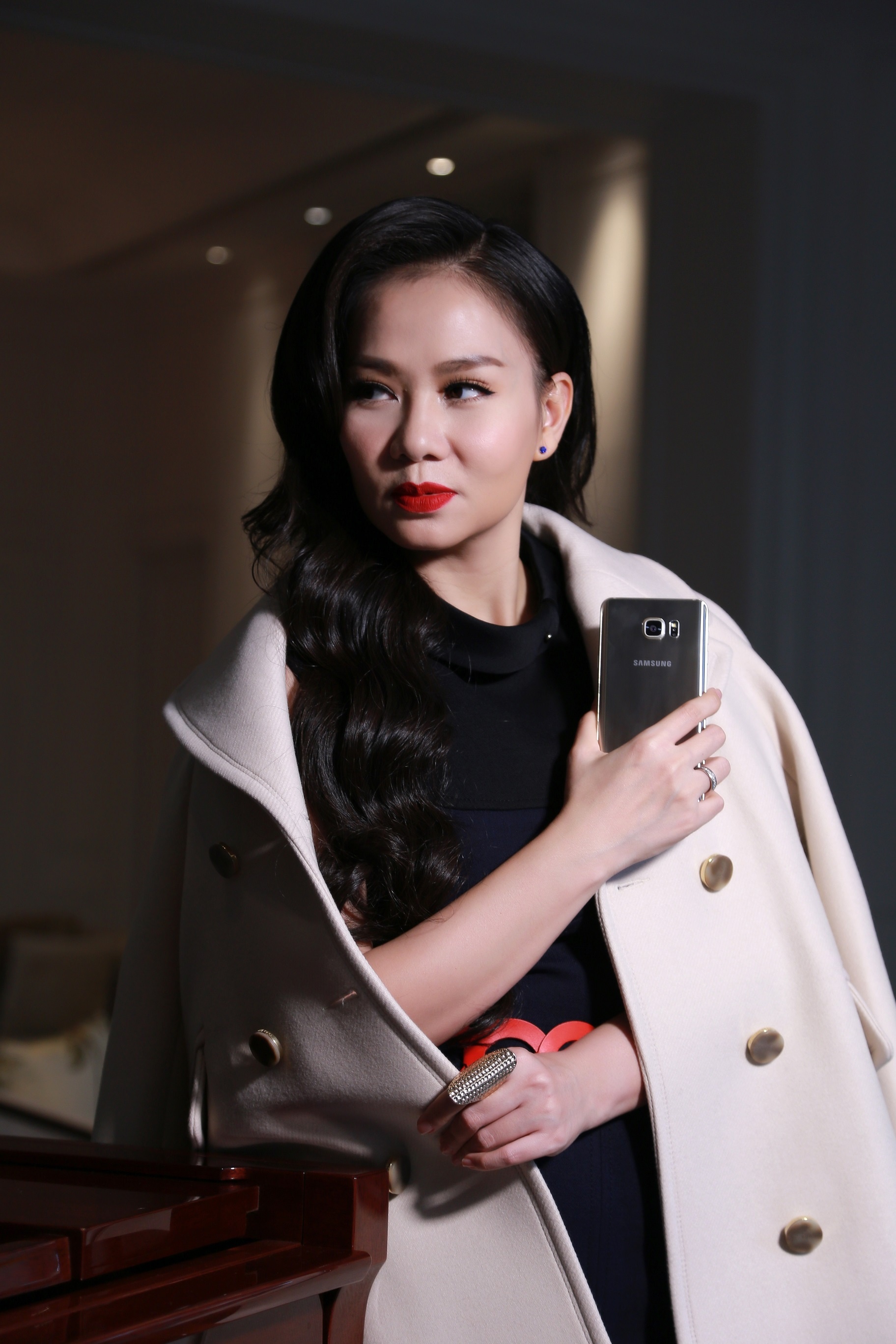 Nữ ca sĩ linh động cân bằng giữa cuộc sống và công việc bằng cách lên kế hoạch cho mọi thứ. Nhưng để hoàn thành kế hoạch đó, chị không thể thiếu sự hỗ trợ, động viên từ gia đình, trợ lí và bạn bè.