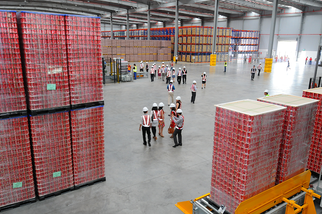    Một góc kho vận chuyển ở nhà máy Coca-Cola Việt Nam tại Thủ Đức.   