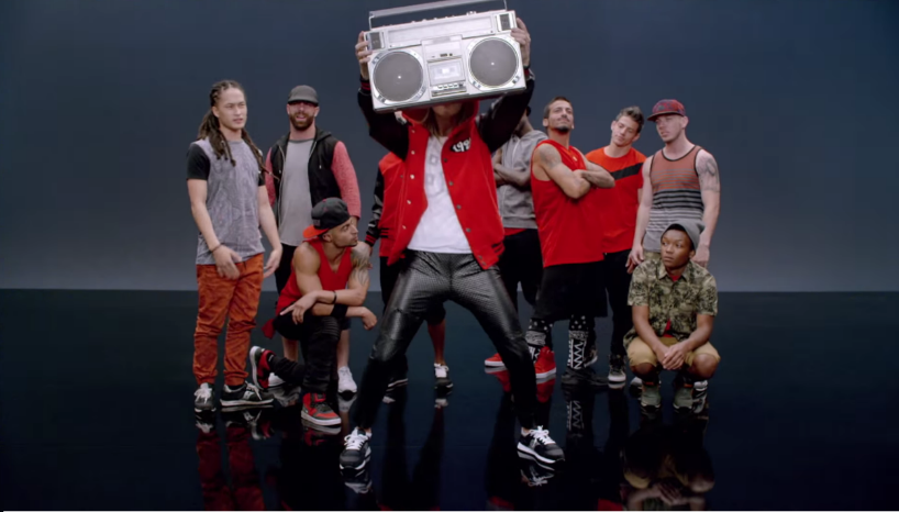 Bo suu tap hi-tech cua fan Taylor Swift hinh anh