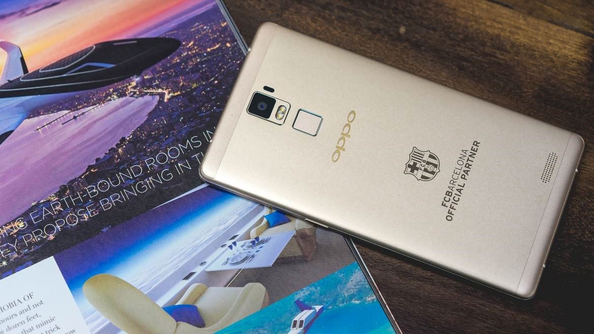 Ngoài chuyến du lịch tới Barcelona, người dùng OPPO còn có cơ hội nhận giải thưởng là chiếc điện thoại R7 Plus phiên bản Barca hoặc smartphone OPPO R7 Lite.