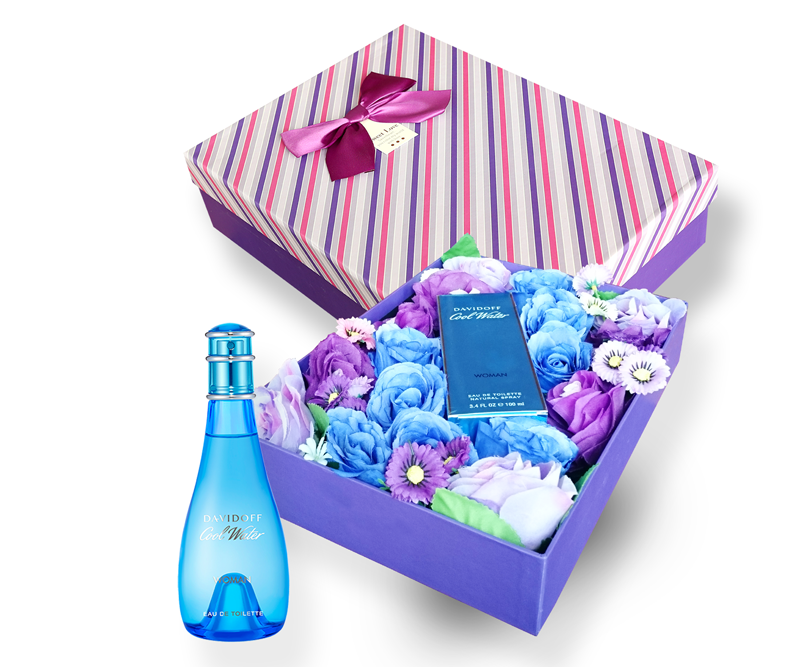 Màu xanh của Cool Water cho bạn cảm giác hòa mình vào biển xanh mát lạnh, hương biển hòa cùng gió cho bạn cảm nhận ngọt ngào, tràn đầy sức sống của ngày mới lên.