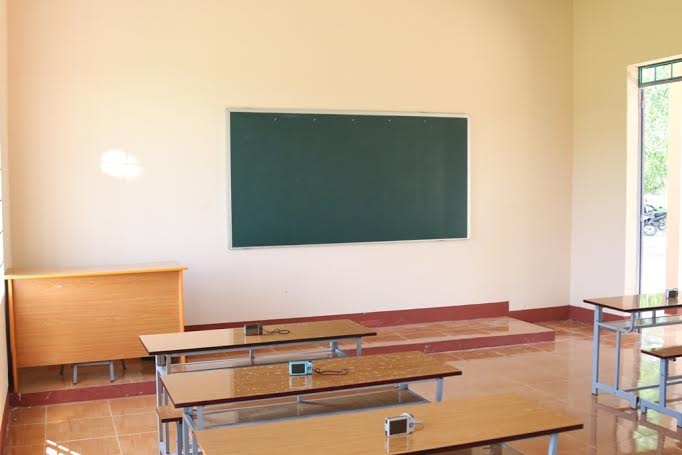 Phòng học mới khang trang là một trong phần quà Canon mang đến nhằm cải thiện điều kiện học tập của các em