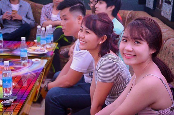 Các phòng hát luôn tràn ngập tiếng cười của các thí sinh.