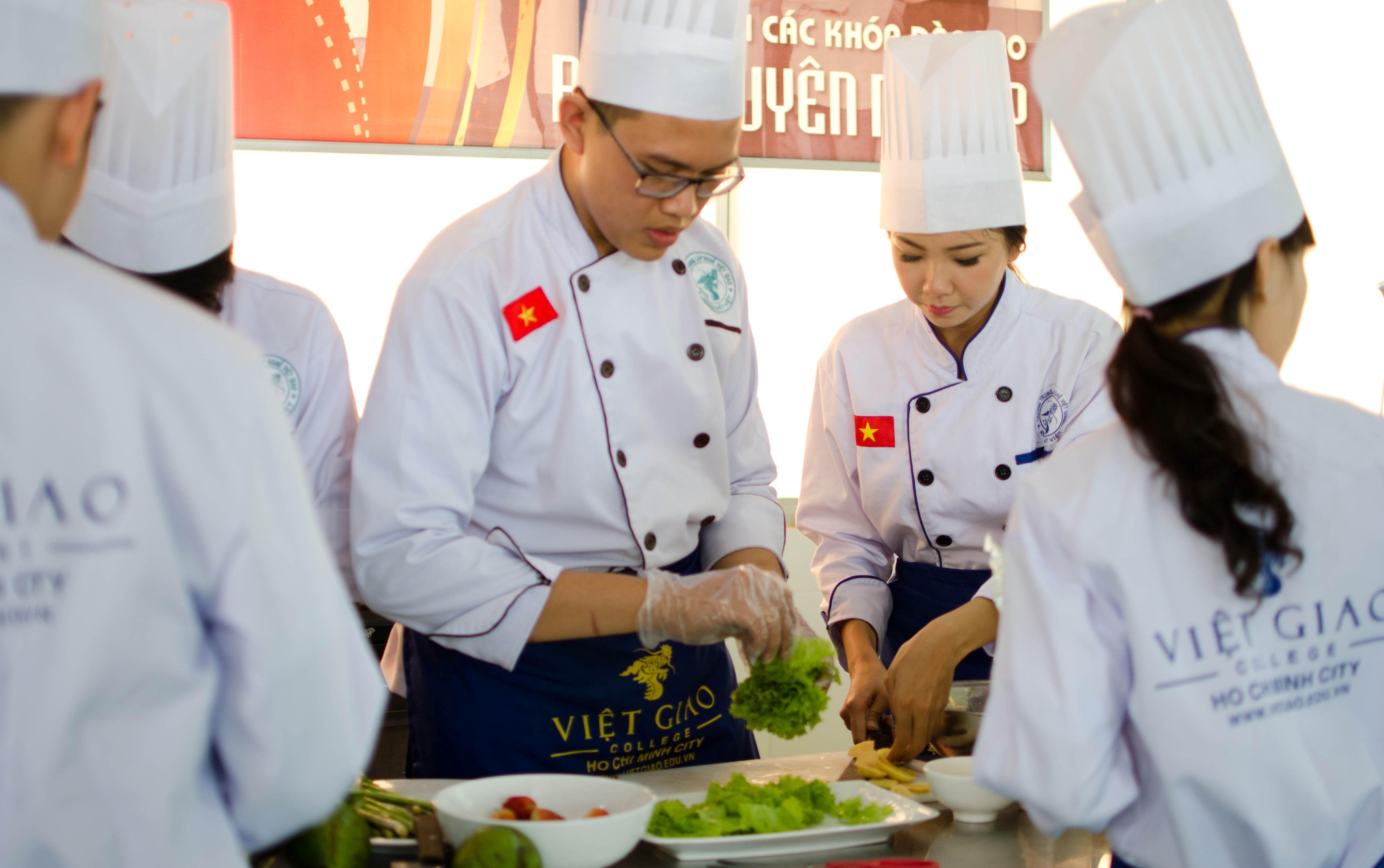 Trung cap Viet Giao hoan thanh 100% chi tieu tuyen sinh hinh anh