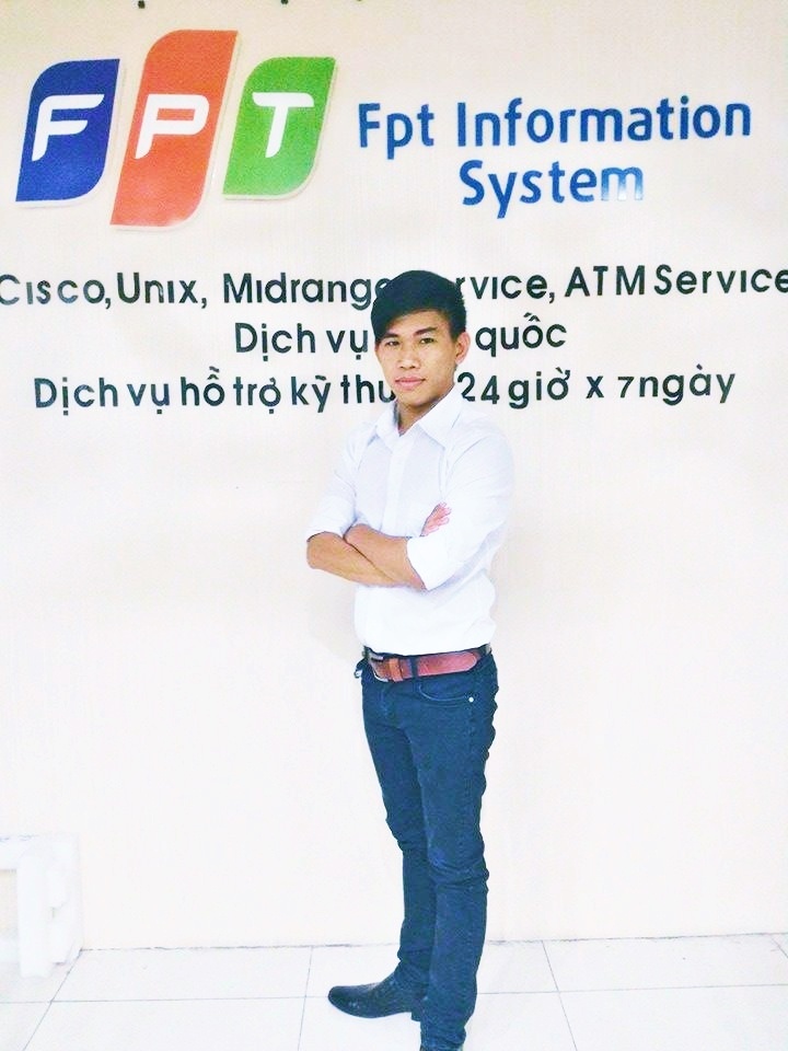 Trương Quốc Phong, chàng trai thủ khoa ngành Quản Trị Hạ Tầng An Ninh Mạng hiện đang công tác tại FPT Information System