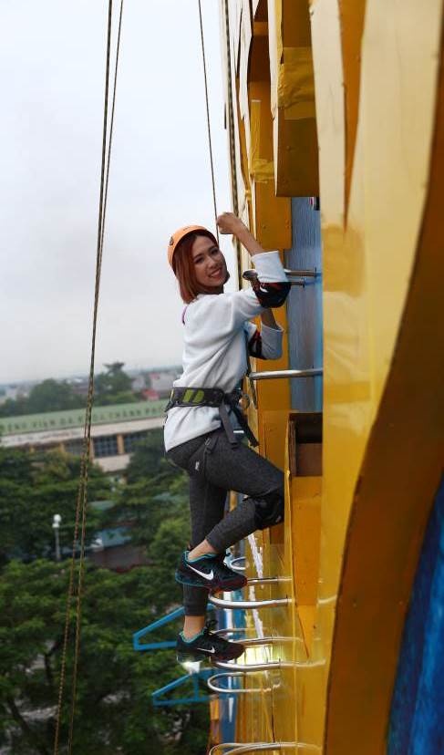 Sau khi vượt qua nỗi sợ hãi ban đầu, MIN tự tin chinh phục bức tường Tiger.