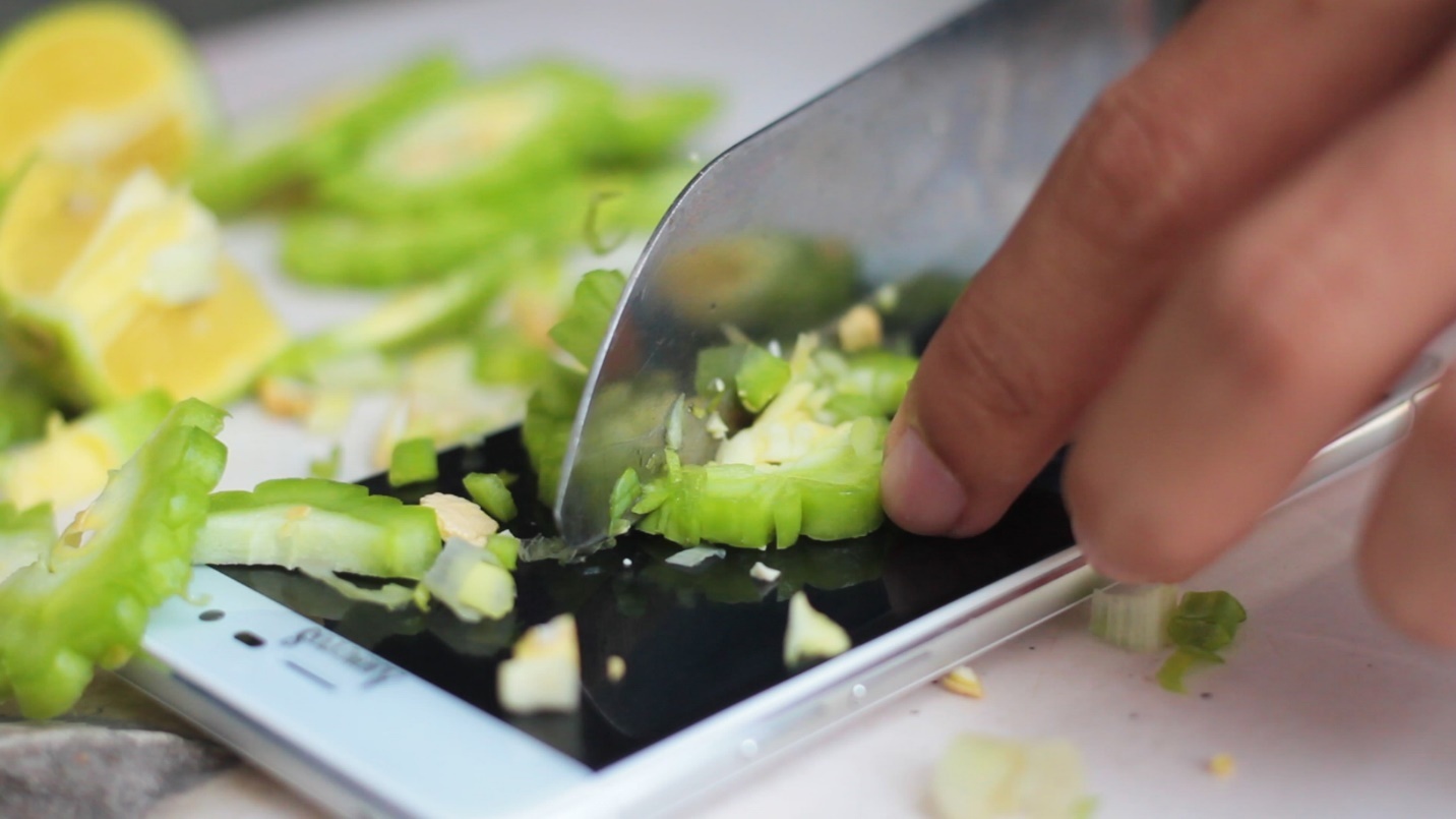 Arbutus AR5: Smartphone thoi trang, do ben cao hinh anh