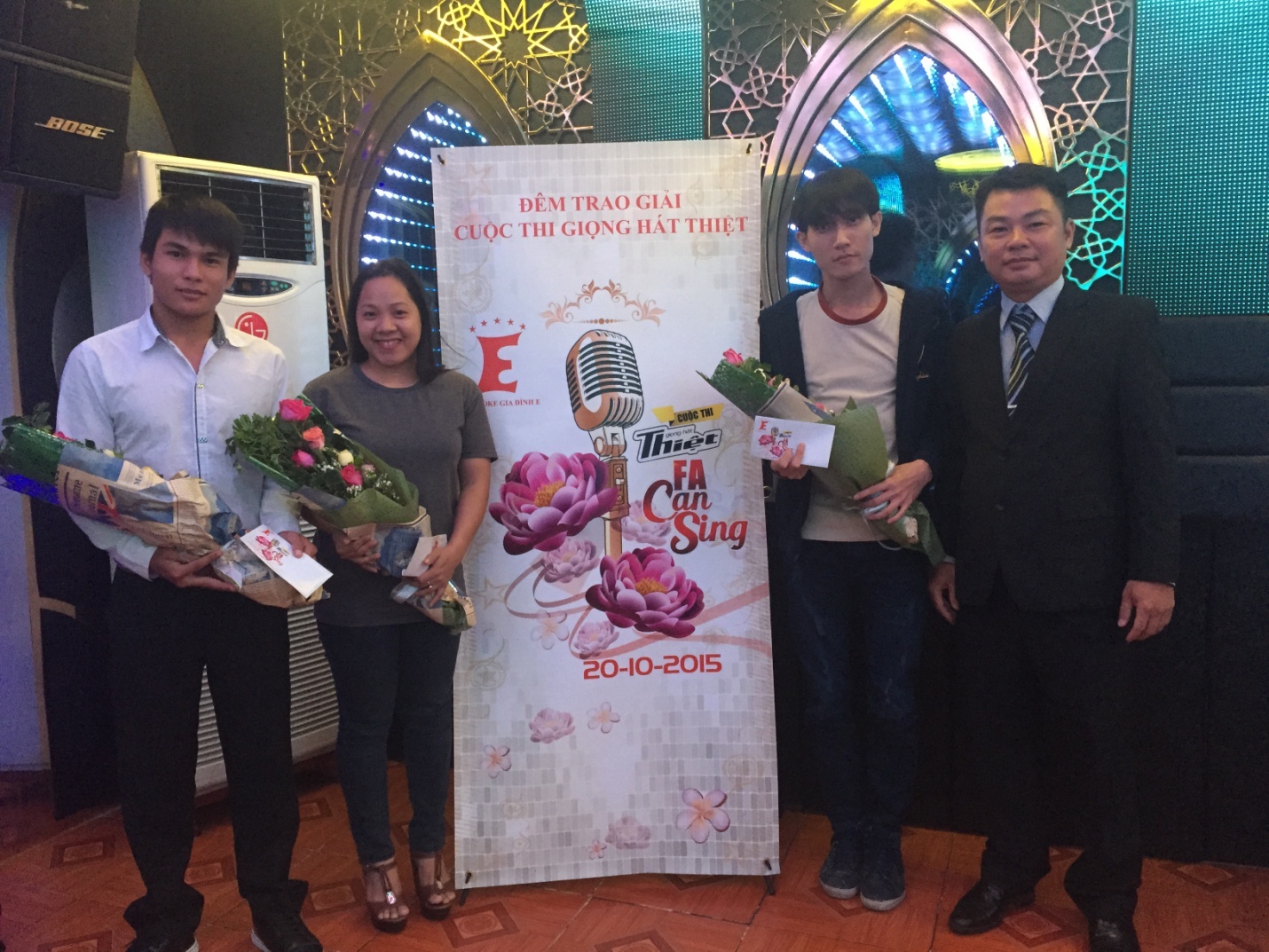 Trao giai cuoc thi 'Giong hat thiet' hinh anh