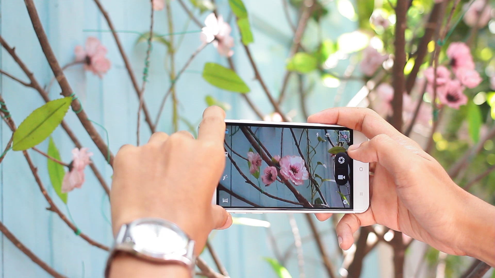 Arbutus AR5: Smartphone man hinh cong 2.5D kich thuoc 5 inch hinh anh