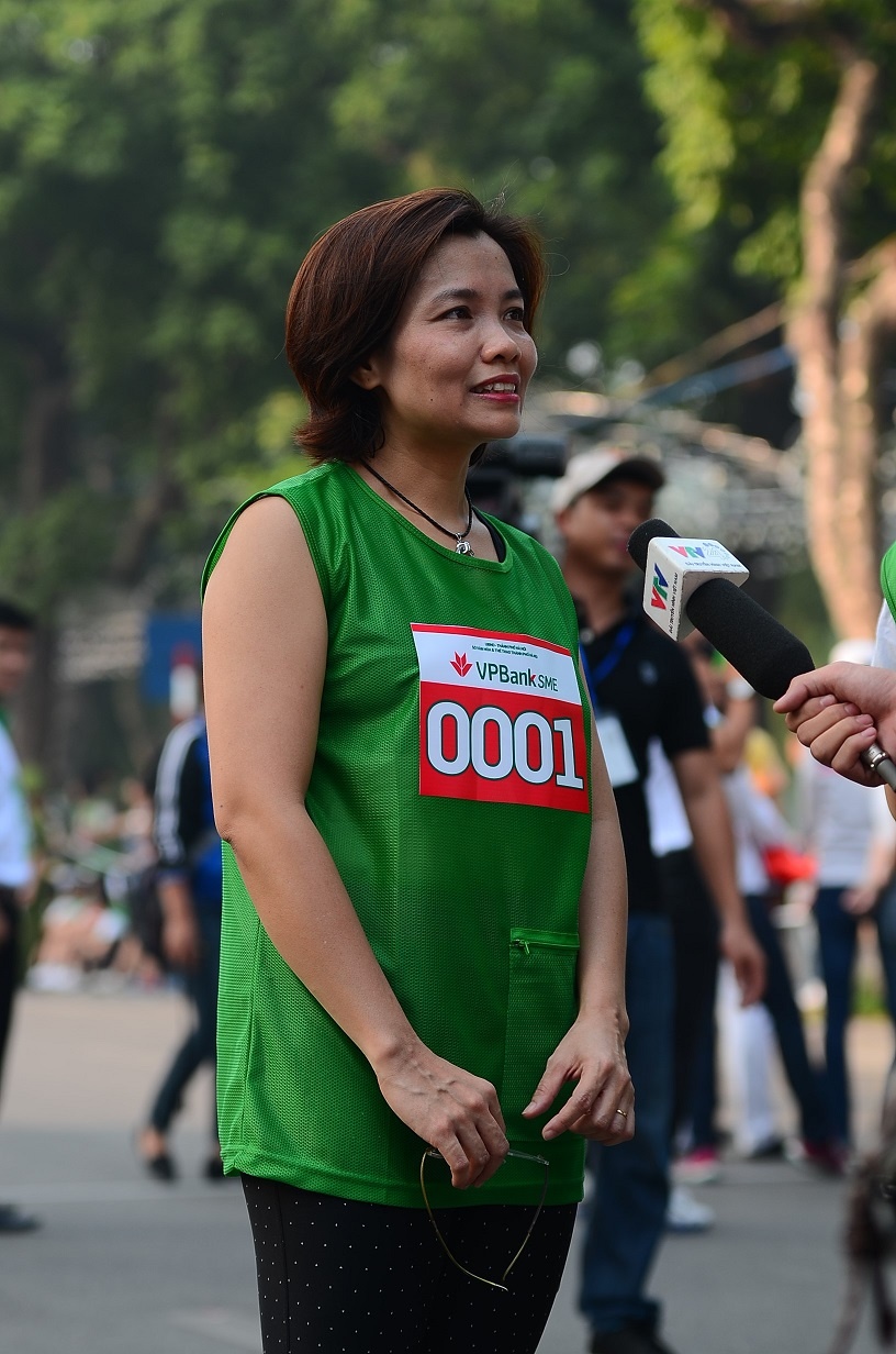 Bà Lưu Thị Thảo, Phó tổng giám đốc VPBank chia sẻ: “VPBank rất quan tâm tới sức khỏe của cán bộ công nhân viên, bởi phải có thể chất tốt mới làm việc hiệu quả. Vậy nên ngoài VPBank SME Run, ngân hàng còn tổ chức nhiều hoạt động thể thao vừa và nhỏ khác trong nội bộ tập đoàn như Cùng nhau chinh phục đỉnh Fansipan, SME Iron Man…”.