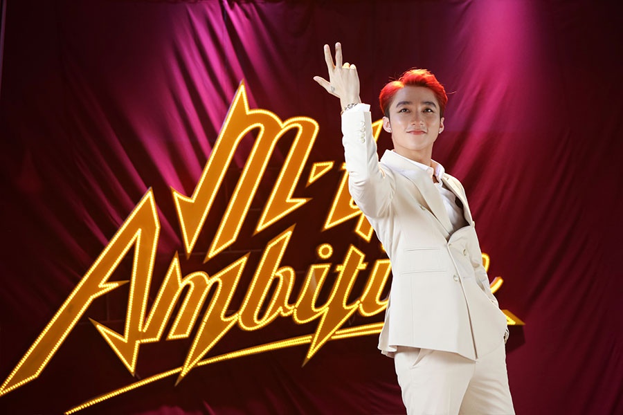 Son Tung M-TP noi bat trong dien mao moi hinh anh