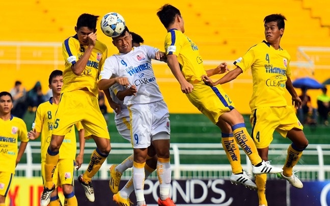 Ha Noi T&T va Binh Dinh gay an tuong tai vong loai U21 hinh anh