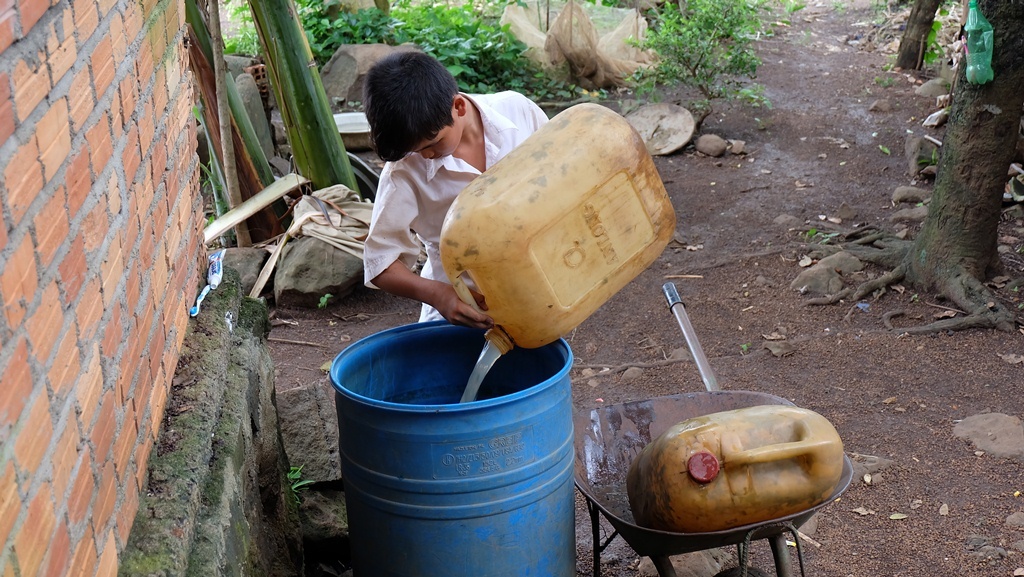Hanh trinh y nghia mang nuoc sach ve nong thon hinh anh
